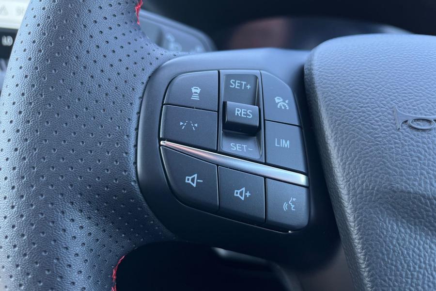 Ford Kuga Photo autoimg-a7625e1626313f633b1a181ac49689faf8a431a4.jpg