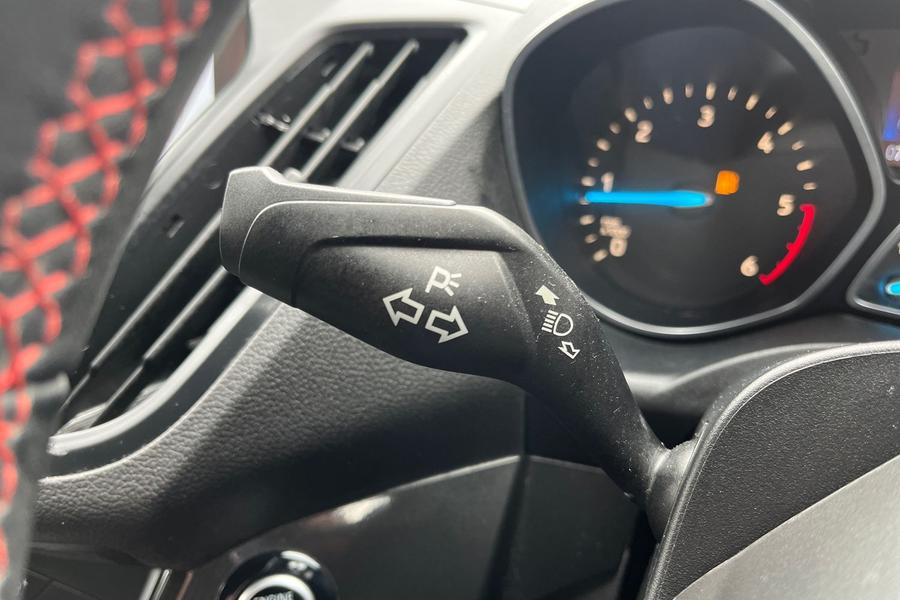 Ford KUGA Photo autoimg-a763cbb7745021e83471e17ca217781027a5e9ac.jpg
