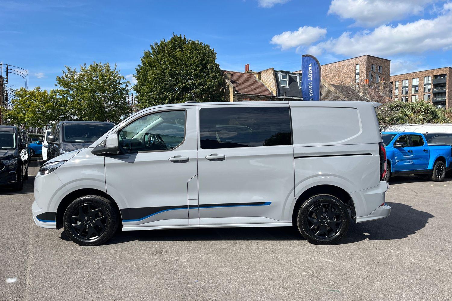Ford TRANSIT CUSTOM Photo 31