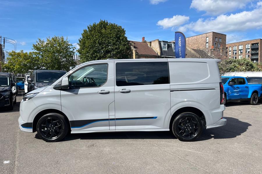 Ford TRANSIT CUSTOM Photo autoimg-a7648183c29e6bf01dd06a19062bfdd8958001c4.jpg