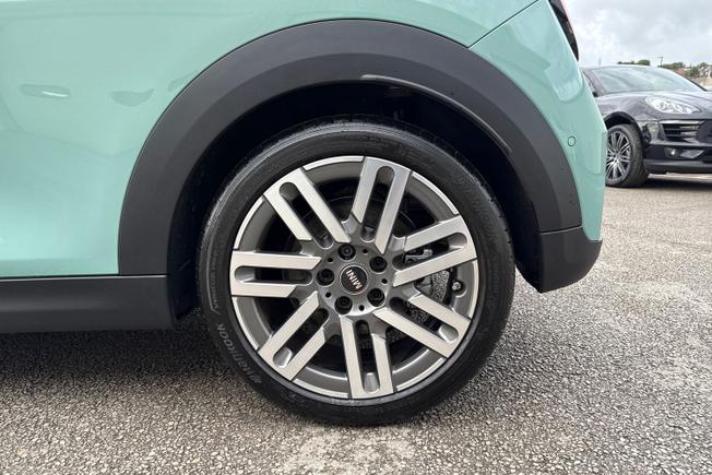 MINI Cooper Photo 24