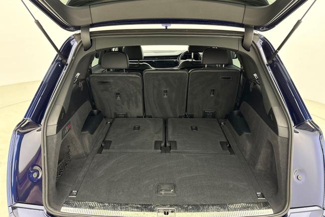 AUDI Q7 Photo 12
