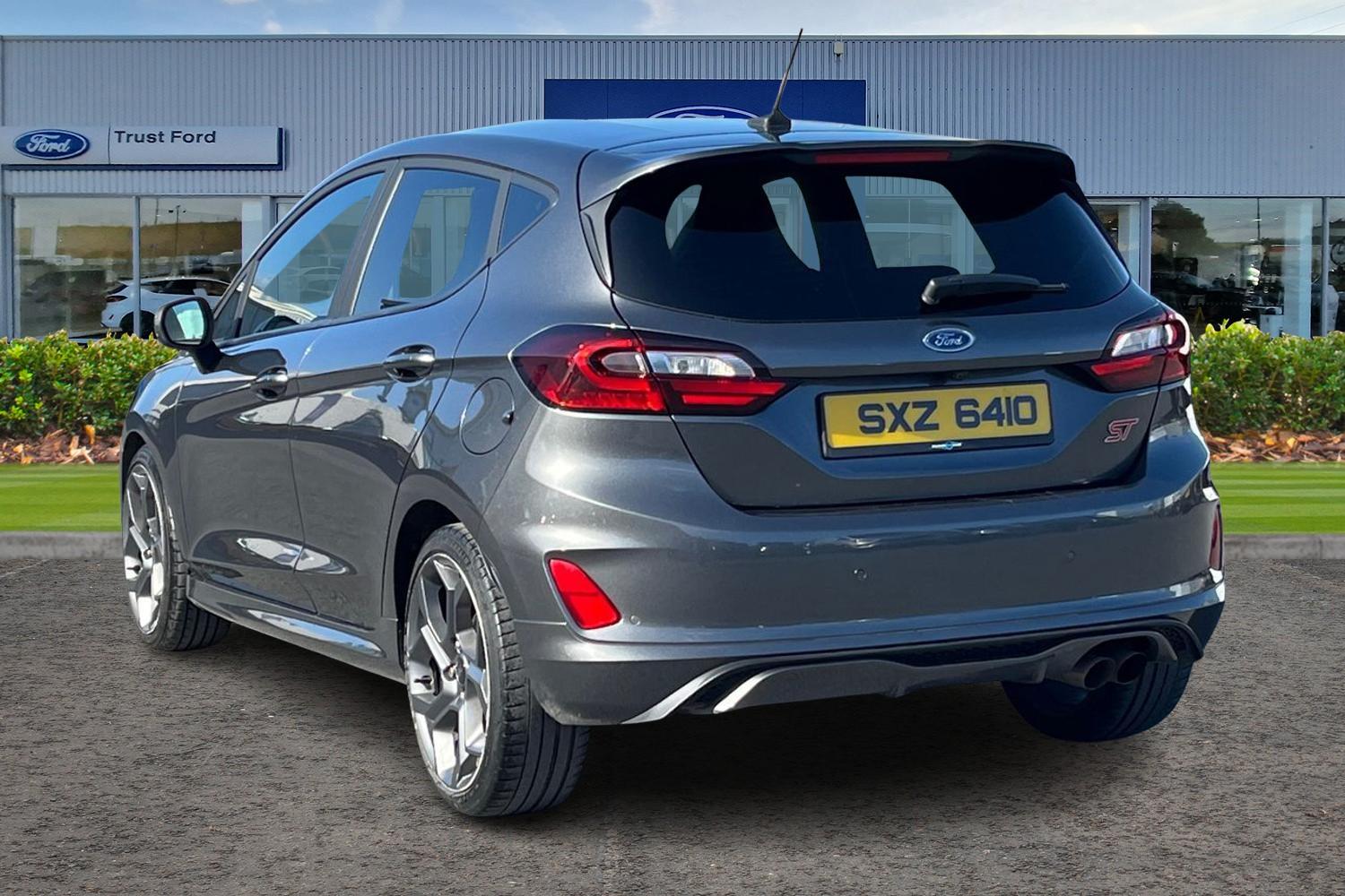 Ford FIESTA Photo 1