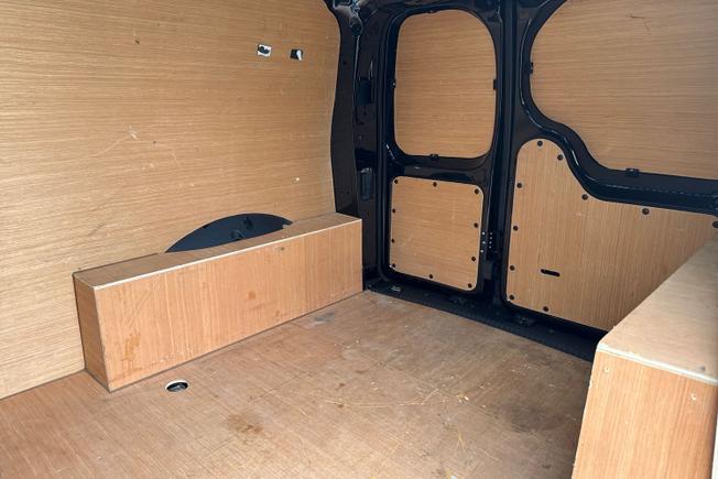 VOLKSWAGEN Caddy Photo 9