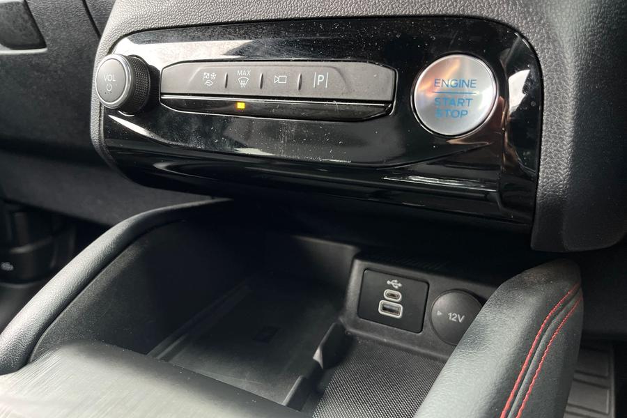Ford KUGA Photo autoimg-a76ad86b7ee344d74d1d099159c8576236e0dbea.jpg