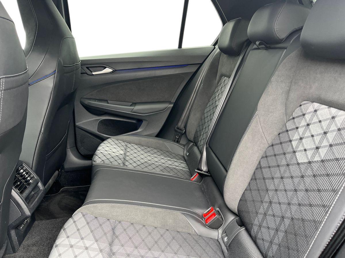 Volkswagen Golf Photo autoimg-a76ade57b72667d3dedc2d358252d80c0e328c1c.jpg