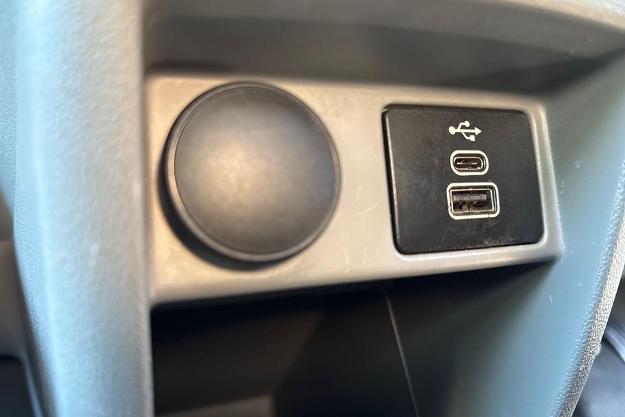 Used Ford TRANSIT CUSTOM LE73KLO 40