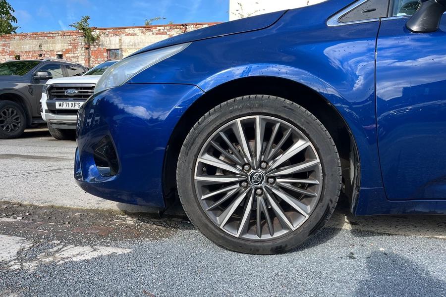Toyota AVENSIS Photo autoimg-a774d55b943427577e37718d82d206ccd5358231.jpg