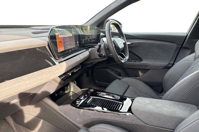 AUDI Q6 E-Tron Photo 2