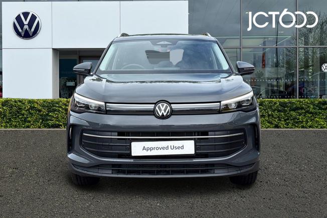 VOLKSWAGEN Tiguan Photo 8