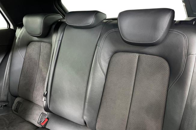 AUDI SQ2 Photo 9