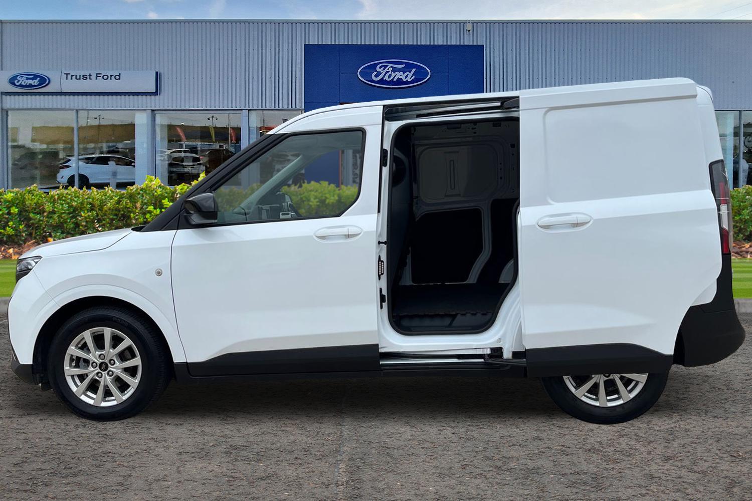 Ford TRANSIT COURIER Photo 4