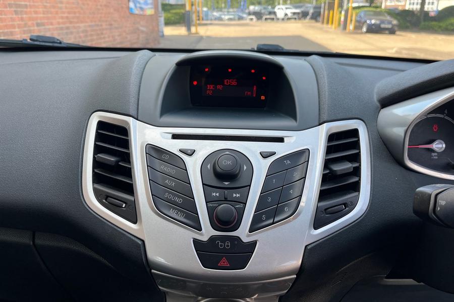 Ford Fiesta Photo autoimg-a78588a41d95515d9d522578a58a48b214a4f387.jpg