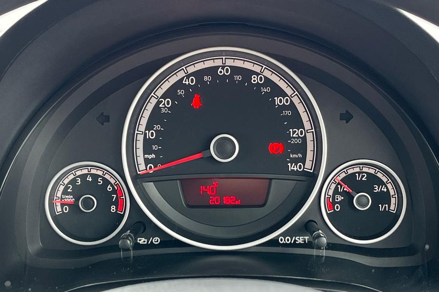 Volkswagen UP Photo autoimg-a78c88d427ab9e8cb00b28dfb8063e829d88cf80.jpg