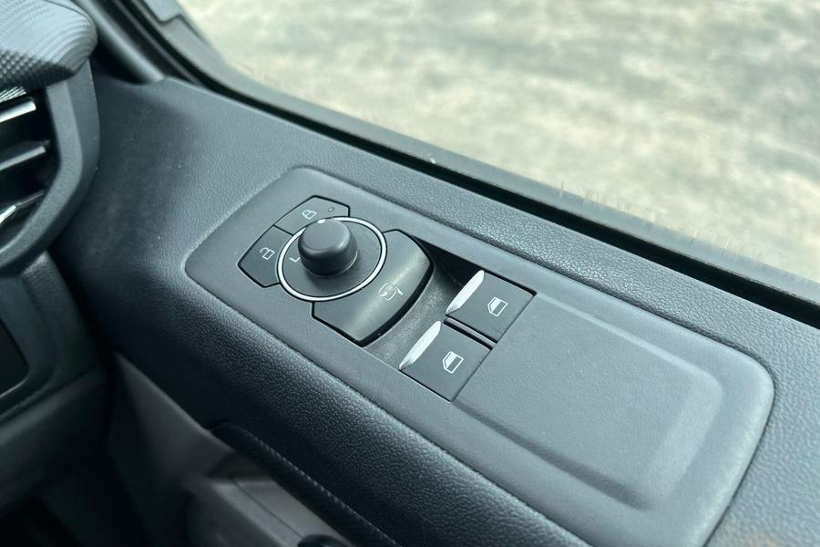 Ford TRANSIT CUSTOM Photo autoimg-a78db309265d3bedb1282b29a3cb06cbff3f2f30.jpg