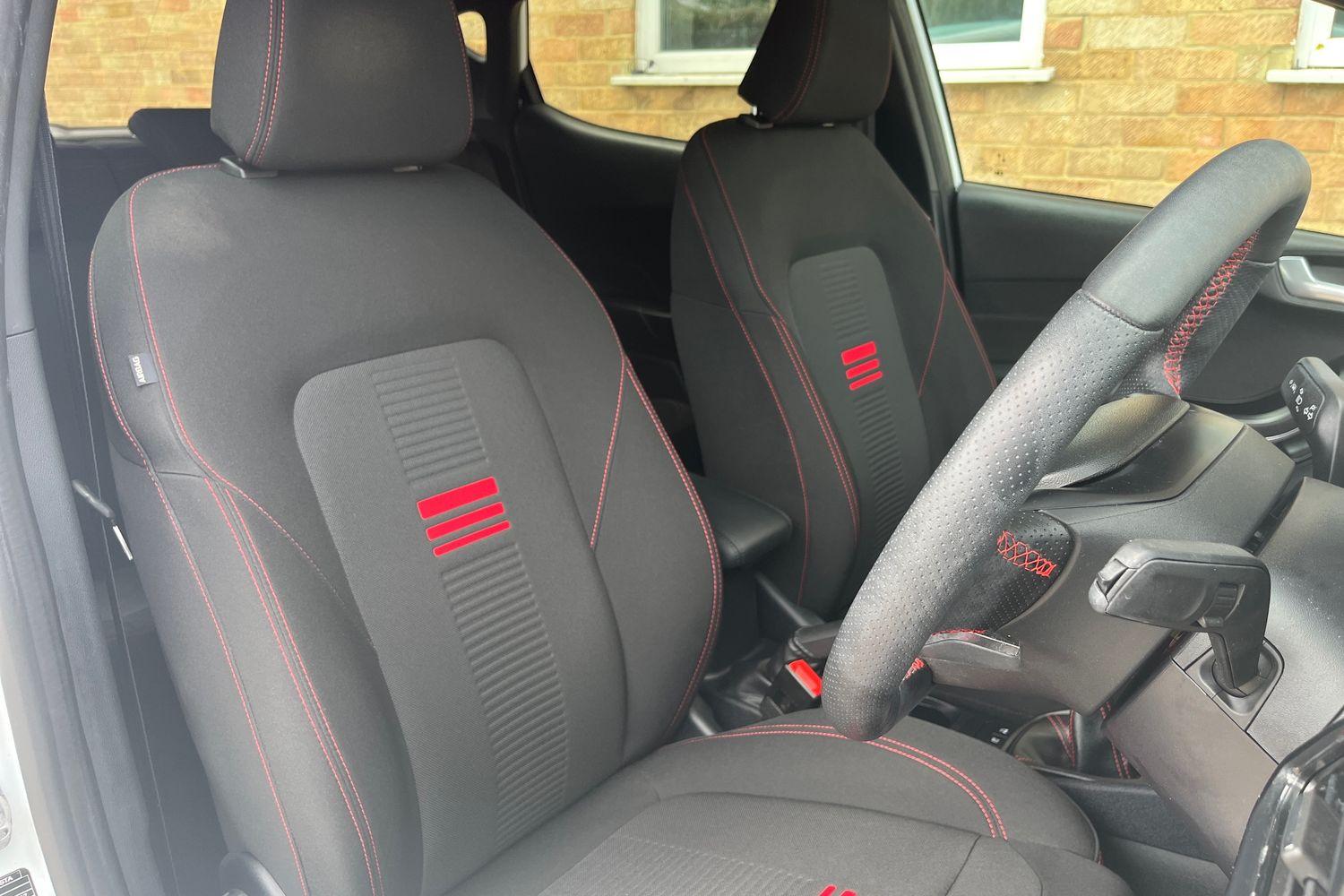 Ford FIESTA Photo 16