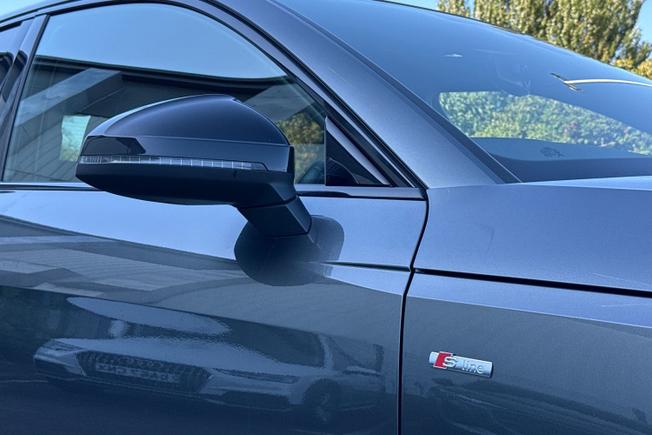 AUDI A4 Photo 20