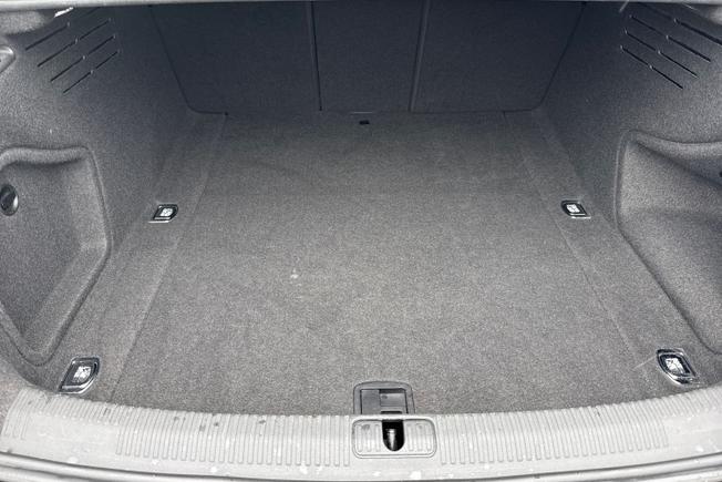 AUDI A4 Photo 12