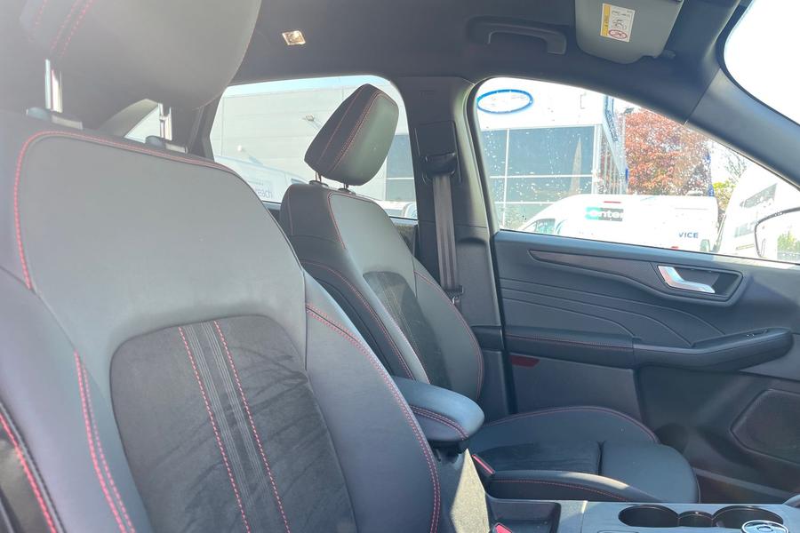 Ford KUGA Photo autoimg-a797e7f635358f06a3d34d973cb9e645eac60c06.jpg