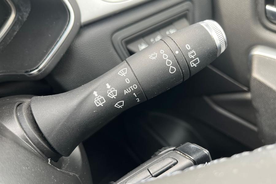 Renault CAPTUR Photo autoimg-a79946bc376e2c3a4e6523194b8a7b771fc3383e.jpg