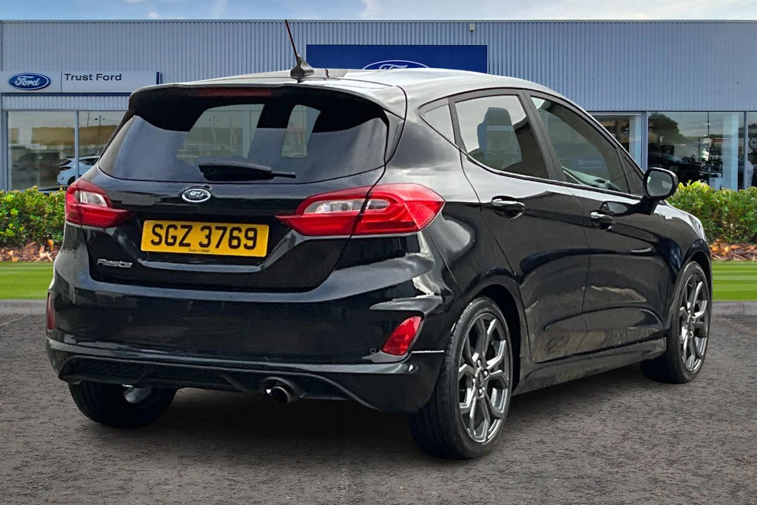 Ford FIESTA Photo 3