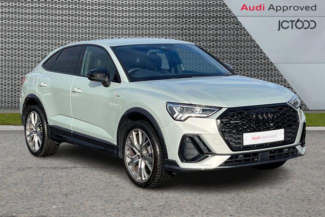 AUDI Q3 Photo 1
