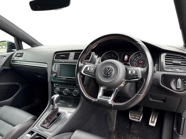 VOLKSWAGEN Golf Photo 6