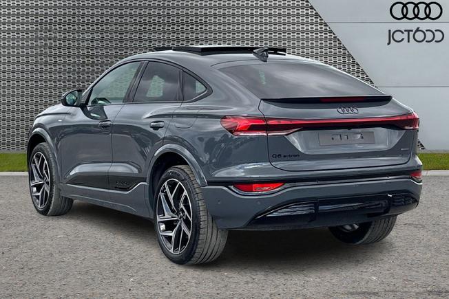 AUDI  Q6 Sportback Photo 3