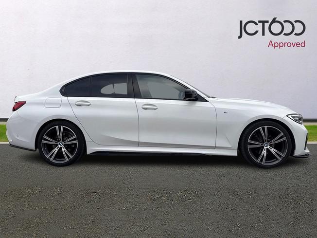 BMW 3 Series Photo 4