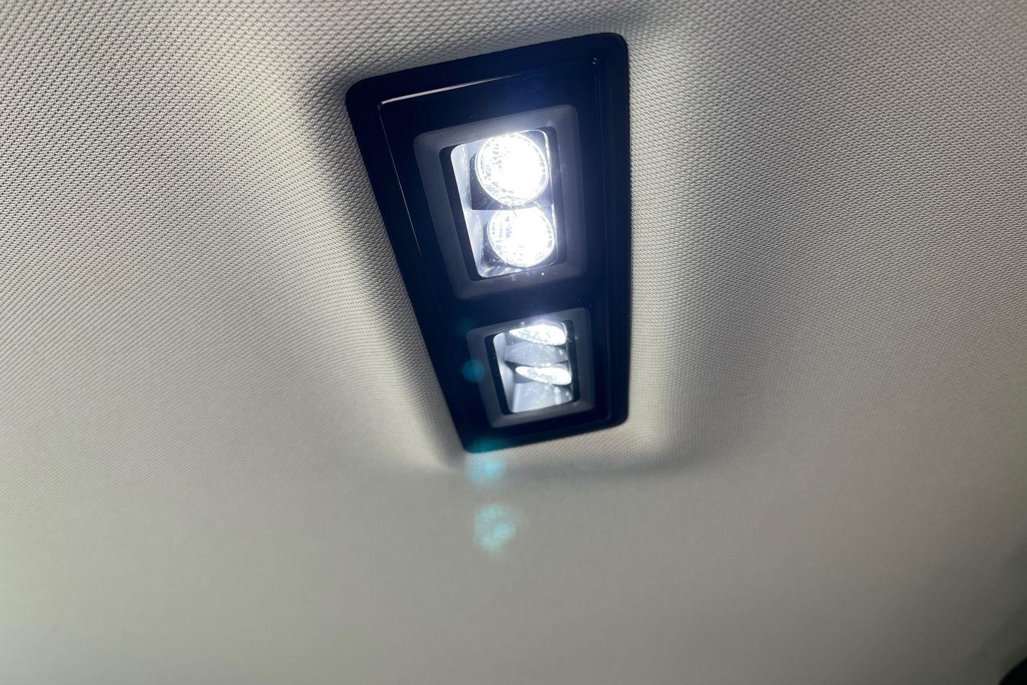 Ford TRANSIT CONNECT Photo 39