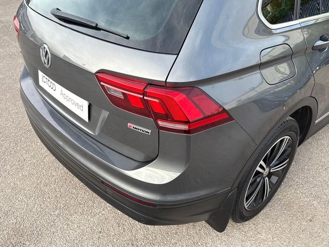 VOLKSWAGEN Tiguan Photo 22