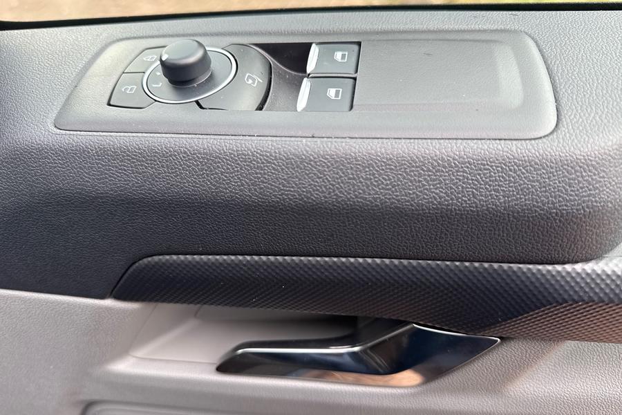 Ford TRANSIT CUSTOM Photo autoimg-a7b1a5d7d94bc161b960d64ab01566cedeb6aad5.jpg