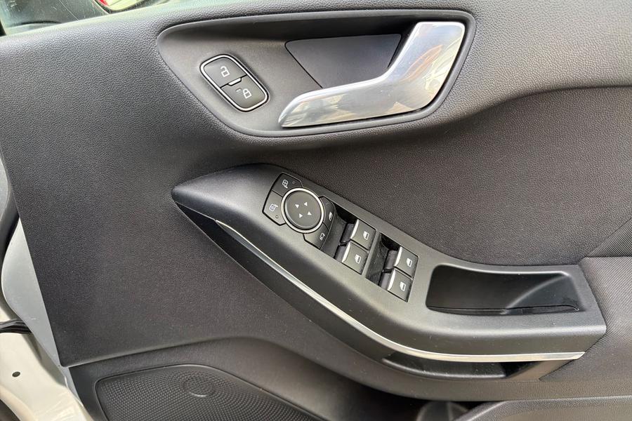 Ford FIESTA Photo autoimg-a7b31106961fdd9b7493a977b1420bde34fc3f74.jpg