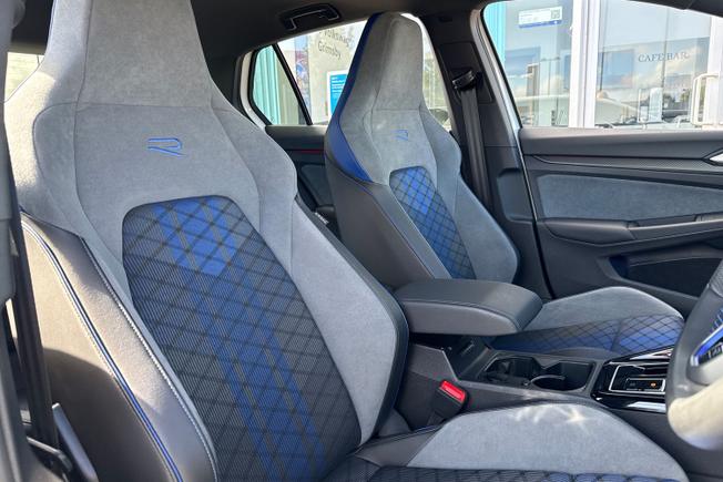 VOLKSWAGEN Golf Photo 23