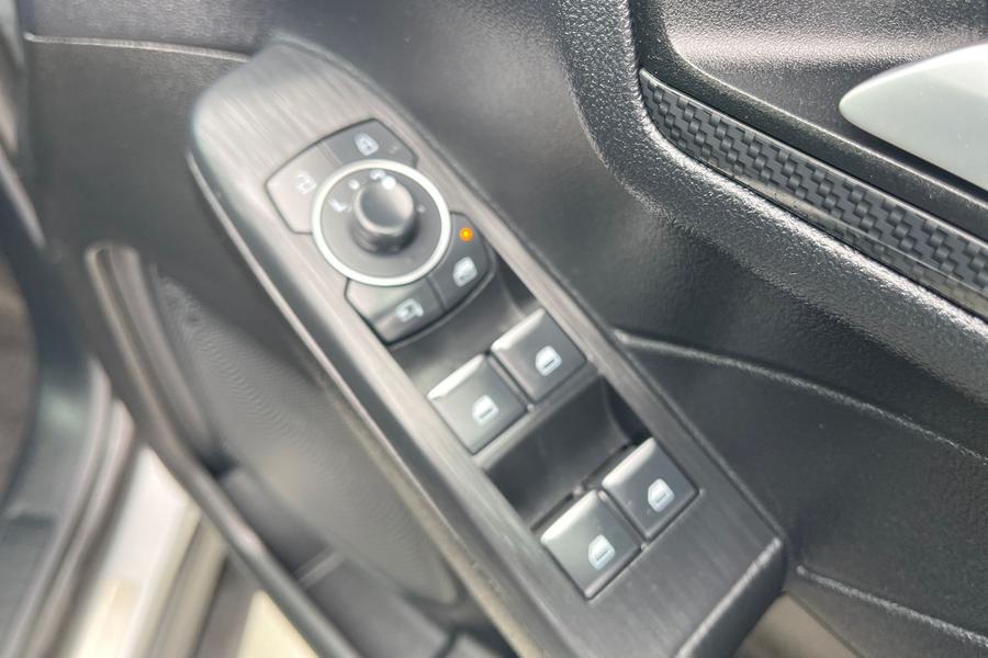 Ford Kuga Photo autoimg-a7b81dac4c50350e0922fc34a17f8af9b21b00a2.jpg