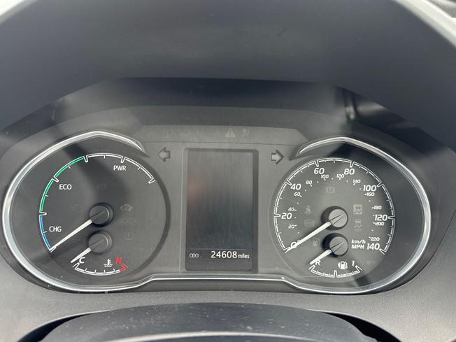 TOYOTA Yaris Photo 15