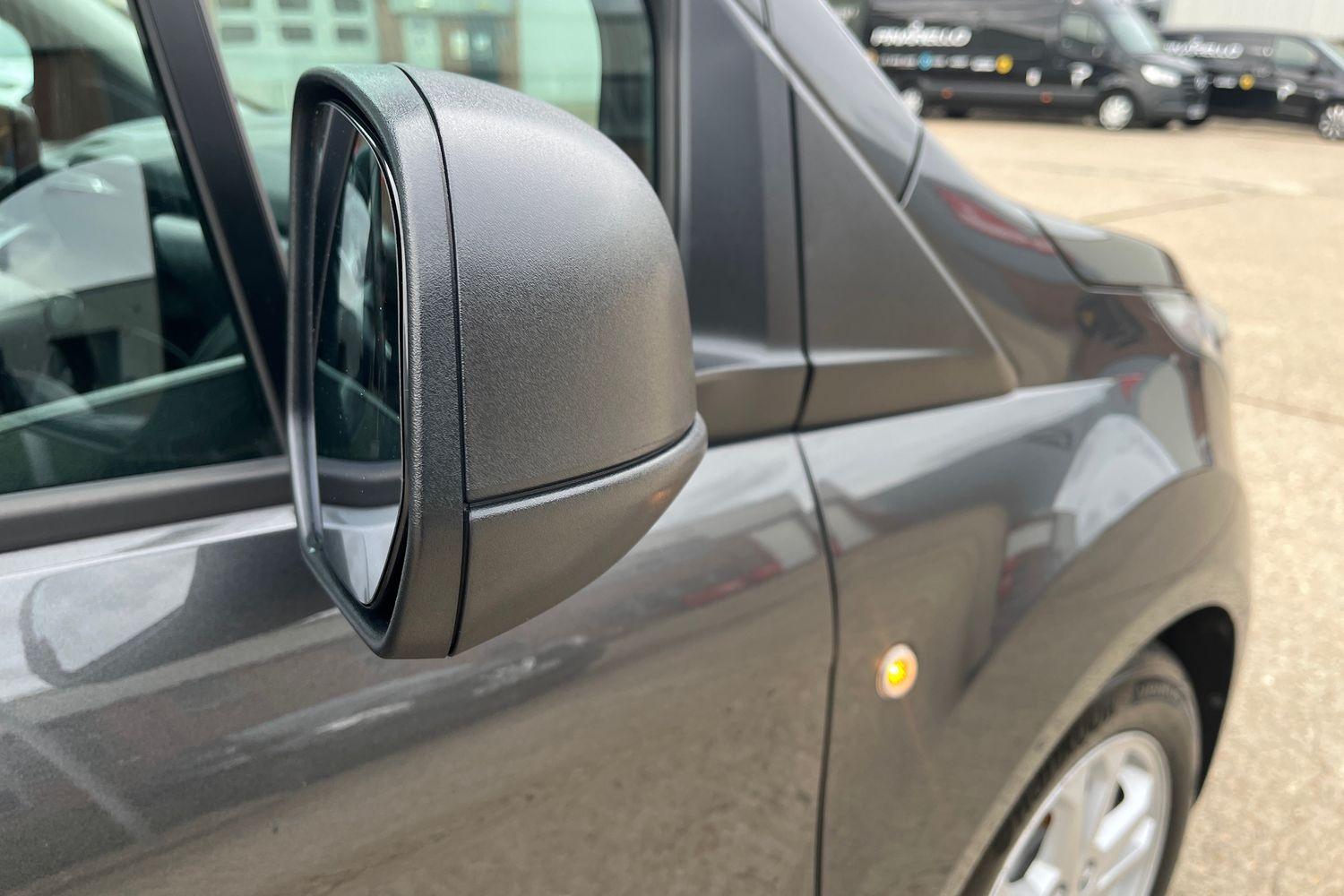 Ford TRANSIT CONNECT Photo 36