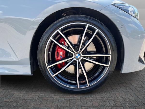 BMW 3 Series Photo autoimg-a7c0e8cb2b89662e71868f1082a5bb6deda27c17.jpg