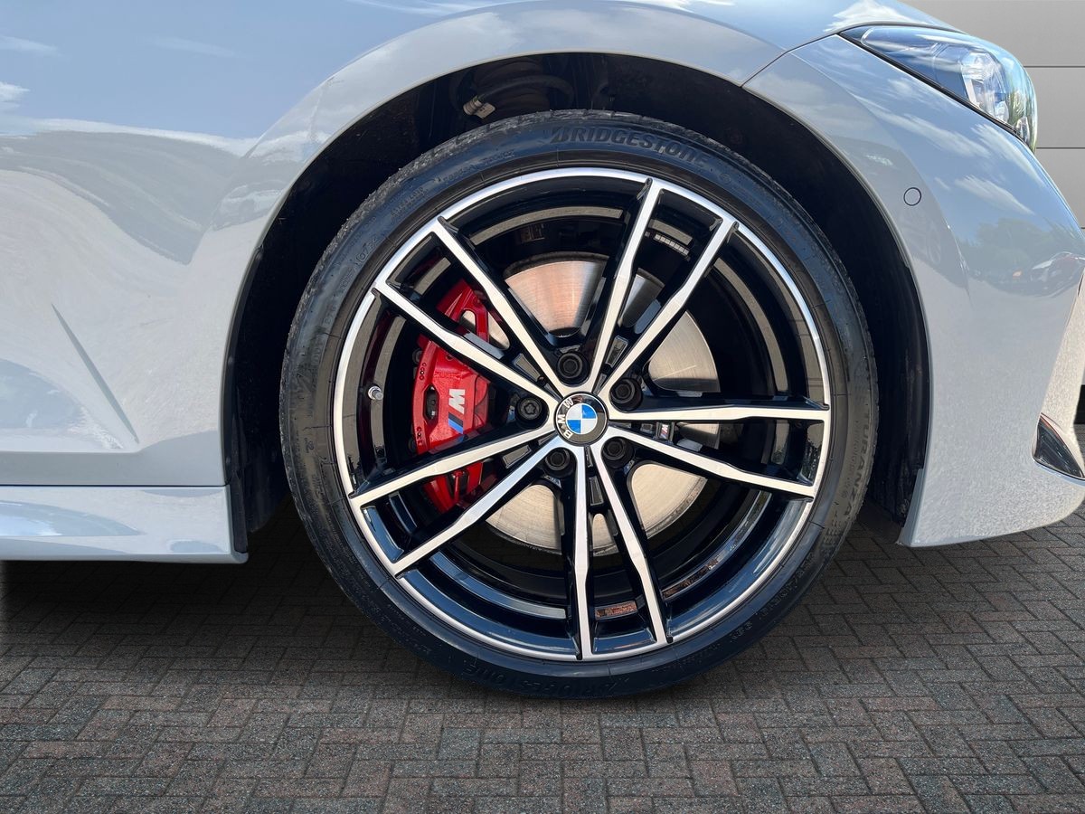 BMW 3 Series Photo 8