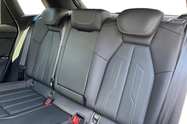 AUDI Q4 E-Tron Photo 9