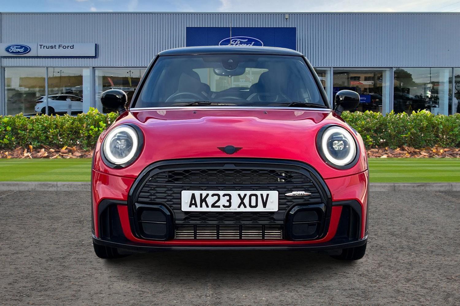 MINI Hatch Photo 5