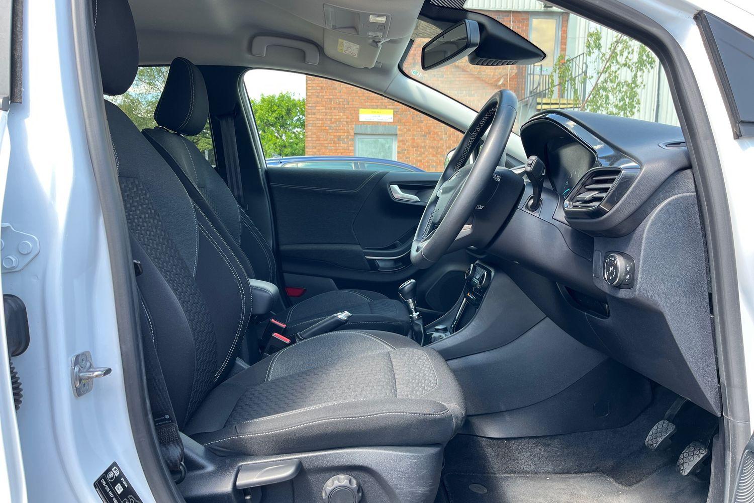 Ford Puma Photo 28