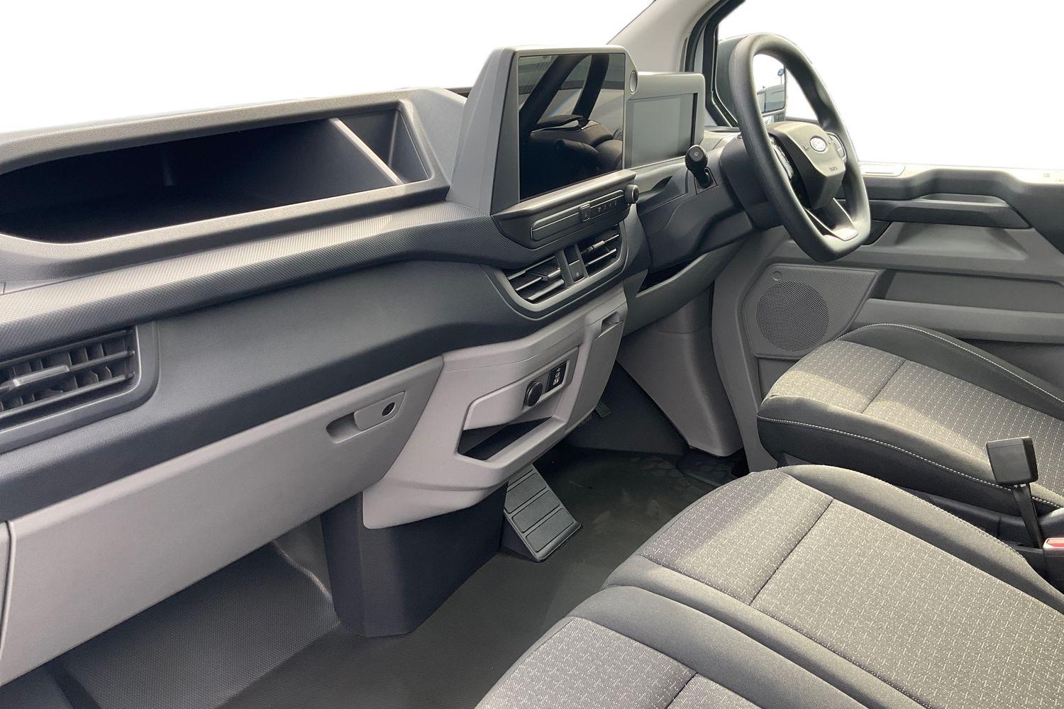 Ford E-Transit Custom Photo 2