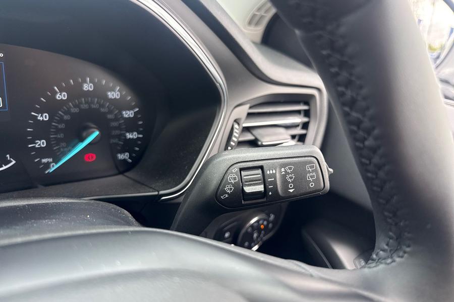 Ford FOCUS Photo autoimg-a7d37782499c3785cc05272d6f26f23d19687d72.jpg