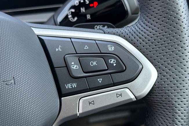VOLKSWAGEN Tiguan Photo 17