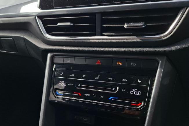 VOLKSWAGEN T-Roc Photo 23