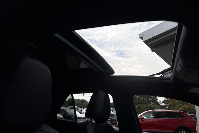 VOLKSWAGEN T-Roc Photo 35