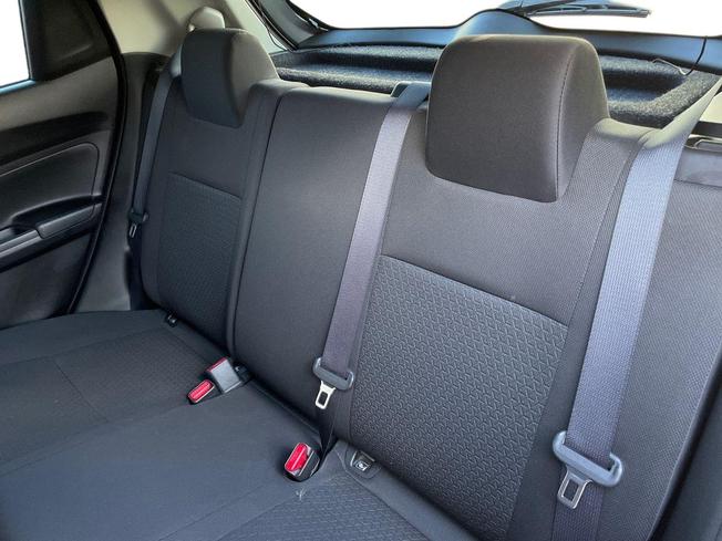SUZUKI Swift Photo 9