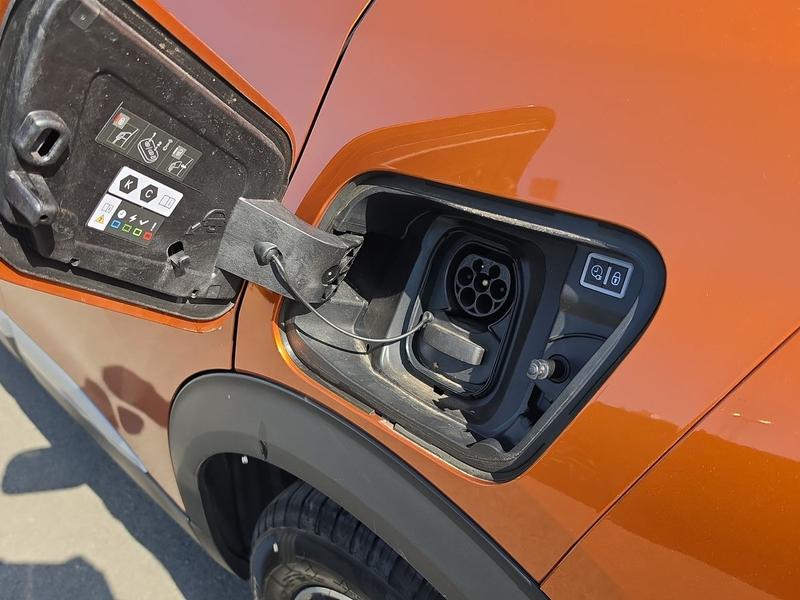 Used Peugeot E-2008 YB71SKU 31