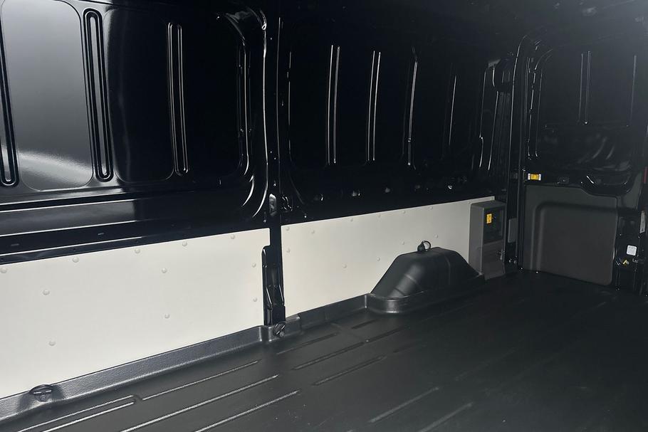 Used Ford E-TRANSIT 4